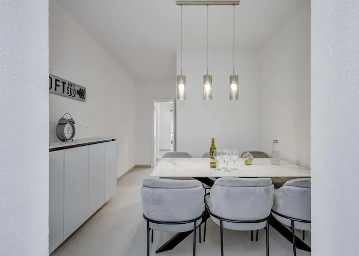 דירה Six On Pool