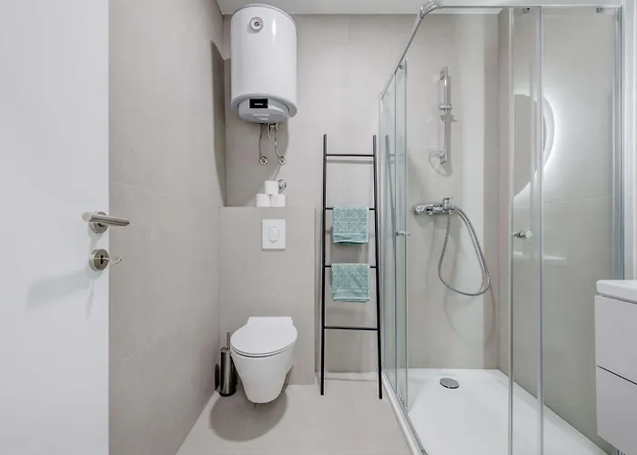 דירה Six On Pool *