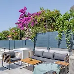 Six On Pool Apartman *