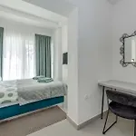 Apartman Six On Pool