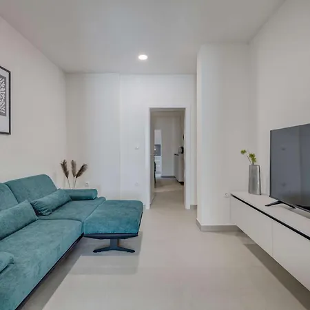 Apartment Six On Pool *