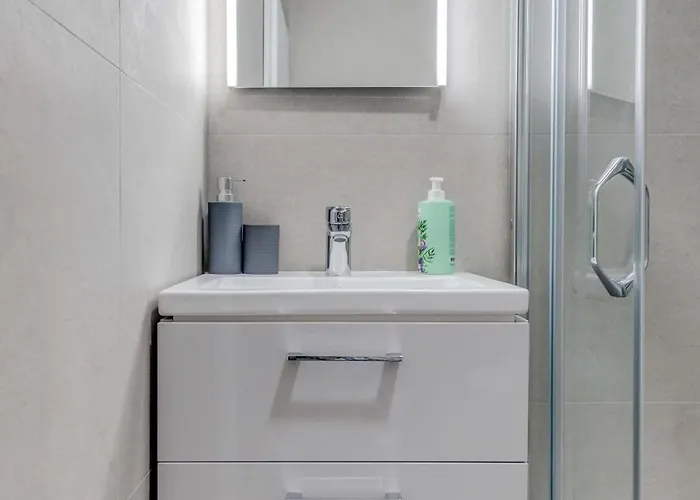 Apartman Six On Pool Makarska