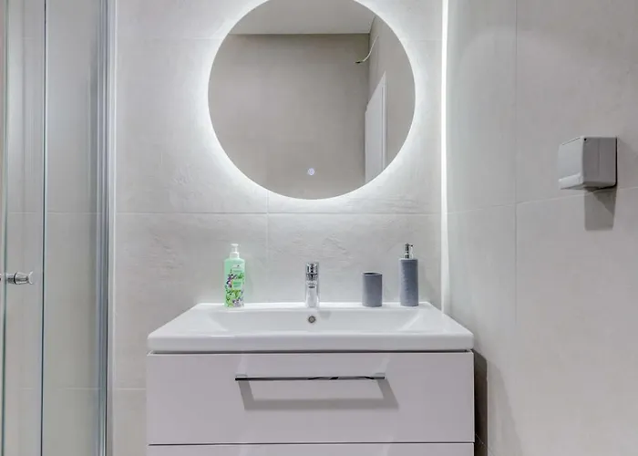 Six On Pool Apartman Makarska