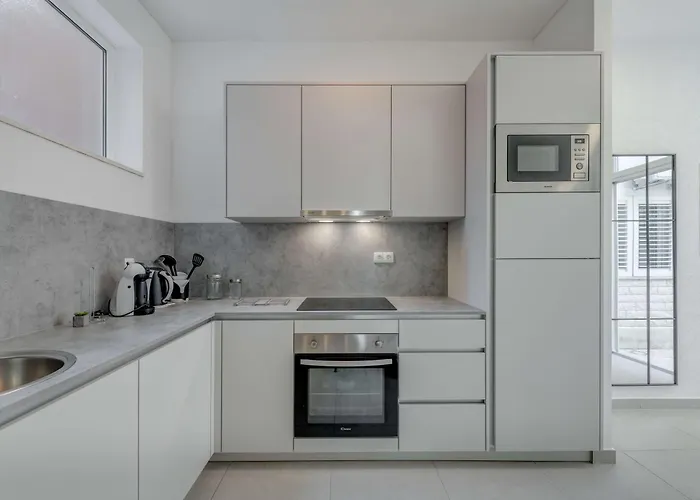 Apartman Six On Pool Makarska