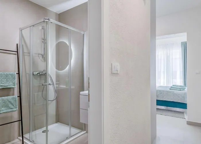 Six On Pool Apartman Makarska