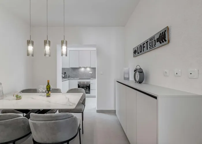 Six On Pool Apartman Makarska