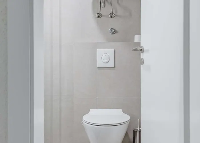 Six On Pool Apartman